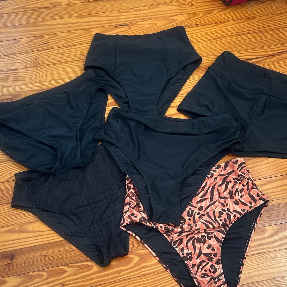 High-Waist Bikini Bottoms Set in Black and Leopard Print
